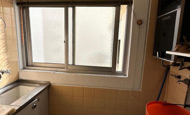 Departamento cuatro ambientes cochera a la venta en Lanus