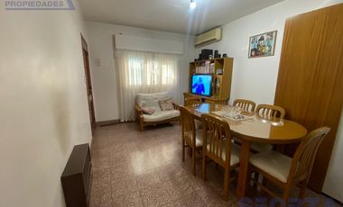 Venta Casa + Depto en