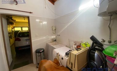 Venta Casa + Depto en