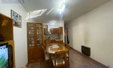 Venta Casa + Depto en