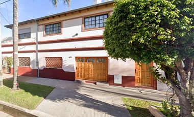 Venta Casa en Lanús Este 4 ambientes con Garaje Ideal 2 Familias