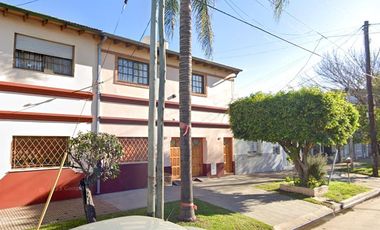 Venta Casa en Lanús Este 4 ambientes con Garaje Ideal 2 Familias