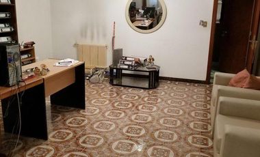 CHALET 5 AMBIENTES CON QUINCHO EN PINOS DE ANCHORENA