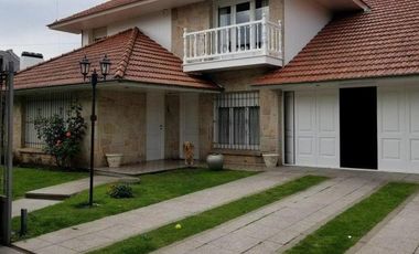 CHALET 5 AMBIENTES CON QUINCHO EN PINOS DE ANCHORENA