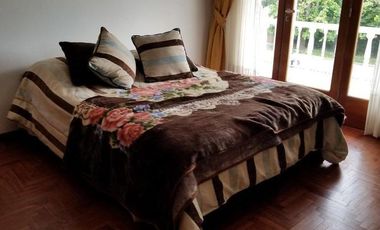 CHALET 5 AMBIENTES CON QUINCHO EN PINOS DE ANCHORENA