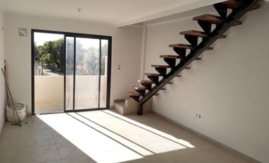 Duplex 2 dorm con cochera en Arguello con pileta, quincho con asador y SUM