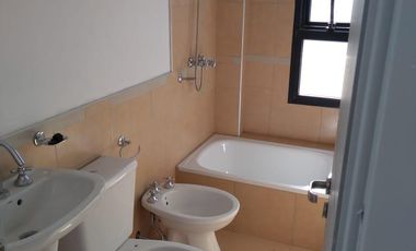 Duplex 2 dorm con cochera en Arguello con pileta, quincho con asador y SUM