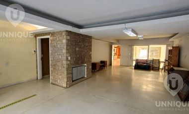 Casa en  Alquiler en centro de Cipolletti ideal para proyectos comerciales consultorios médicos oficinas comerciales