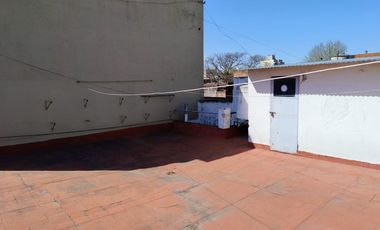 PH en Tte. J. A. Rangugni al 3700, Remedios de Escalada