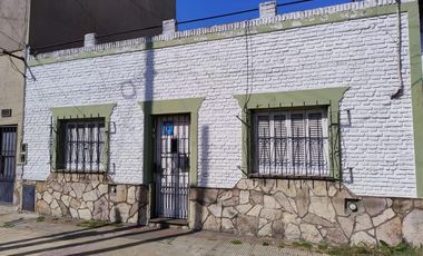 PH en Tte. J. A. Rangugni al 3700, Remedios de Escalada