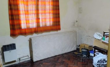 PH en Tte. J. A. Rangugni al 3700, Remedios de Escalada