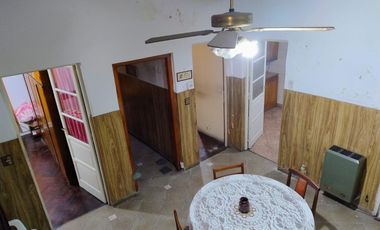 PH en Tte. J. A. Rangugni al 3700, Remedios de Escalada