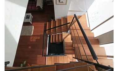 ARRIENDO  CASA DE TRES NIVELES  CON JARDN PRIVADO EN CHA