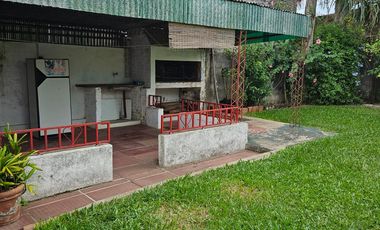 Casa de 2 dormitorios, mas dependencias