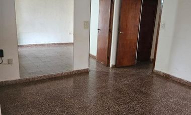 Casa de 2 dormitorios, mas dependencias