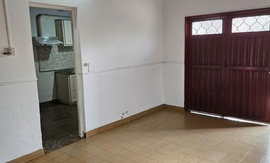 Casa de 2 dormitorios, mas dependencias