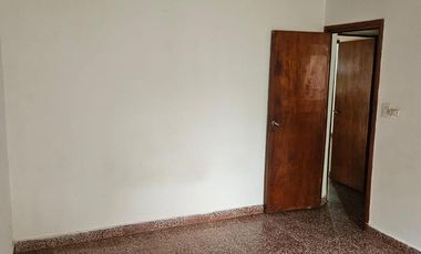Casa de 2 dormitorios, mas dependencias