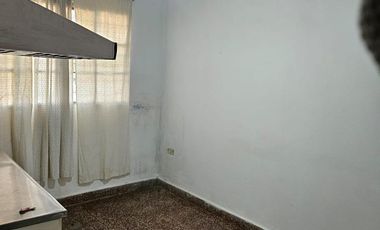 Casa de 2 dormitorios, mas dependencias