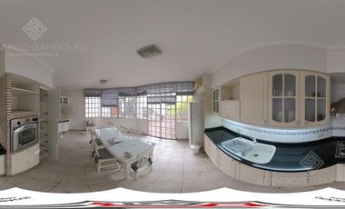 Chalet con piscina en Remedios de Escalada - Pedí el tour 360°