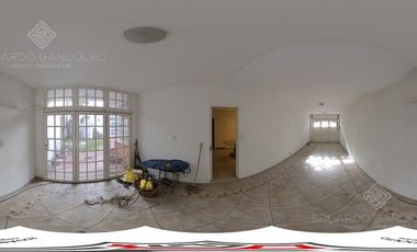 Chalet con piscina en Remedios de Escalada - Pedí el tour 360°