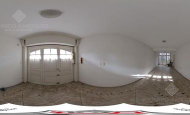 Chalet con piscina en Remedios de Escalada - Pedí el tour 360°