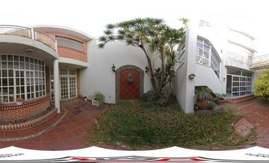 Chalet con piscina en Remedios de Escalada - Pedí el tour 360°