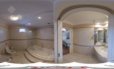 Chalet con piscina en Remedios de Escalada - Pedí el tour 360°