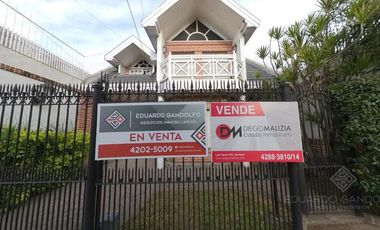 Chalet con piscina en Remedios de Escalada - Pedí el tour 360°