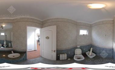 Chalet con piscina en Remedios de Escalada - Pedí el tour 360°