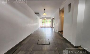 Casa en  alquiler por 24 meses. Z/ Stella Maris. 3 dormitorios. Escritorio . Parque. Garage doble. Playroom