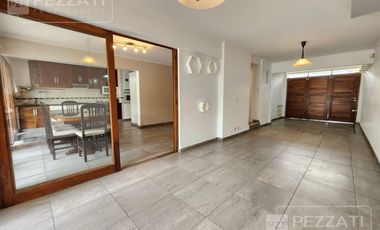 Casa en  alquiler por 24 meses. Z/ Stella Maris. 3 dormitorios. Escritorio . Parque. Garage doble. Playroom