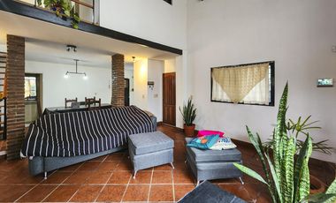 Casa de 2 dormitorios con pileta y gran jardín en  Country Club Logaritmo