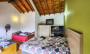 Casa de 2 dormitorios con pileta y gran jardín en  Country Club Logaritmo