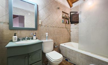 Casa de 2 dormitorios con pileta y gran jardín en  Country Club Logaritmo