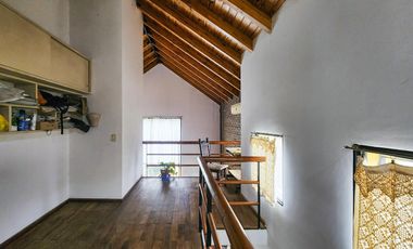 Casa de 2 dormitorios con pileta y gran jardín en  Country Club Logaritmo