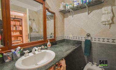 Venta Departamento 4 amb con Balcon y cochera en Lomas de Zamora