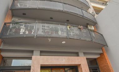 Venta Departamento 4 amb con Balcon y cochera en Lomas de Zamora