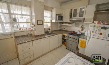 Venta Departamento 4 amb con Balcon y cochera en Lomas de Zamora