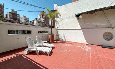 Casa de 3 dormitorios con terraza y quincho a metros de Bv. Oroño