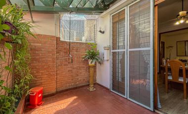 Casa de 3 dormitorios con terraza y quincho a metros de Bv. Oroño