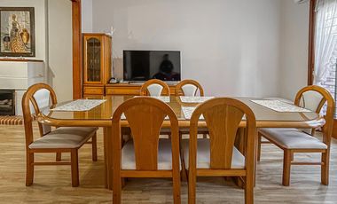 Casa de 3 dormitorios con terraza y quincho a metros de Bv. Oroño