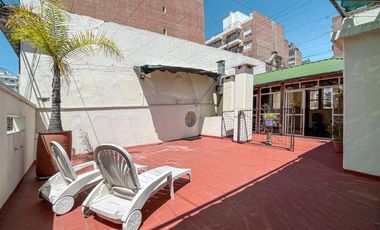 Casa de 3 dormitorios con terraza y quincho a metros de Bv. Oroño