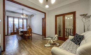 Casa de 3 dormitorios con terraza y quincho a metros de Bv. Oroño