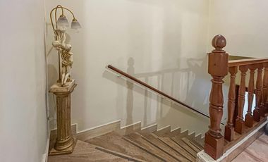 Casa de 3 dormitorios con terraza y quincho a metros de Bv. Oroño