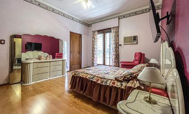 Casa de 3 dormitorios con terraza y quincho a metros de Bv. Oroño