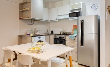 Semipiso 2 amb. c/balcón terraza casi a estrenar