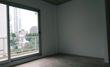 Semipiso 2 amb. c/balcón terraza casi a estrenar