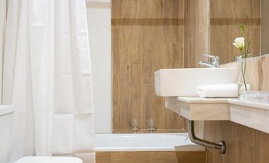 Semipiso 2 amb. c/balcón terraza casi a estrenar