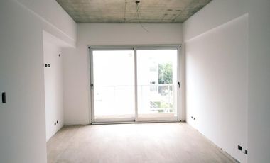 Semipiso 2 amb. c/balcón terraza casi a estrenar