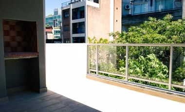 Semipiso 2 amb. c/balcón terraza casi a estrenar